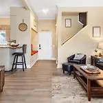 Beachlife Unit Bc Getaway Sleeps 22